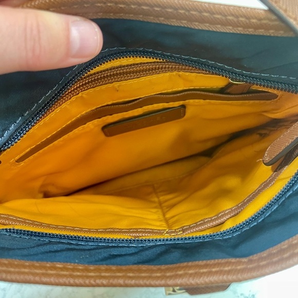 Michael Kors Kempton Crossbody Nylon Navy w/Brown Leather Trim - Picture 4 of 6